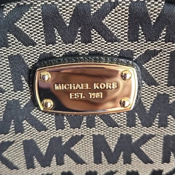 Michael Kors Jacquard Backpack Black/Tan - Picture 9 of 17